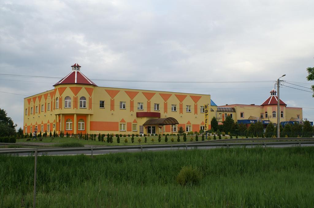 Hotel Restauracja Venus Moderowka Exterior photo